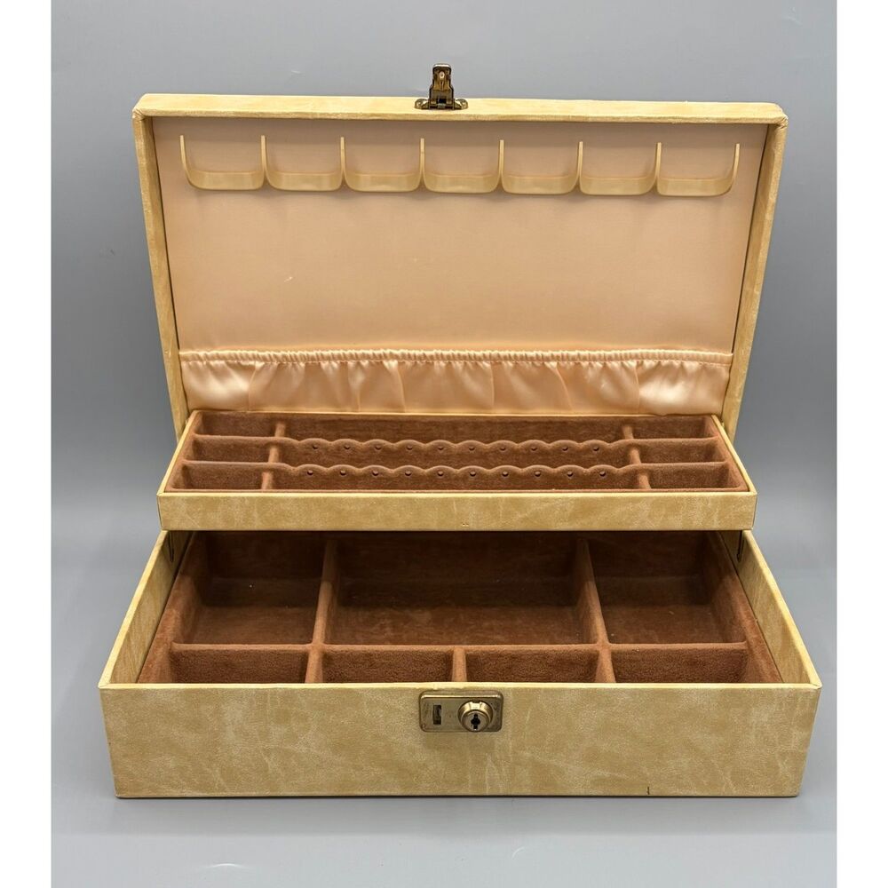 Vintage 1960s Mid-Century Old Hollywood Look Jewelry Box Beige and Gold